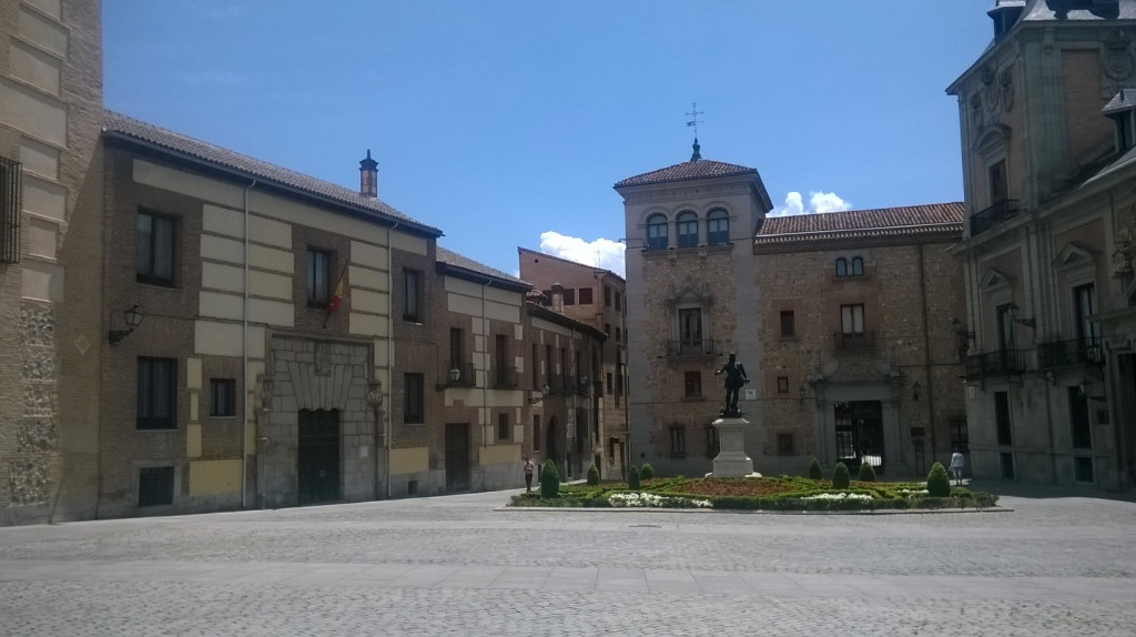 mad-plaza-de-la-villa-and-fountain-may16