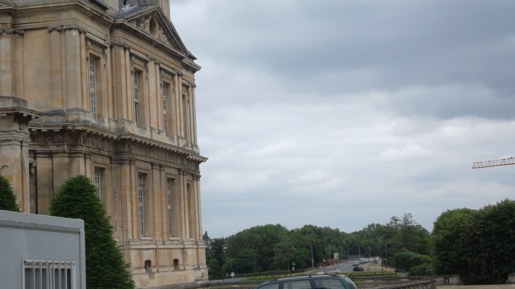 Maisons laffitte castle right side jun12