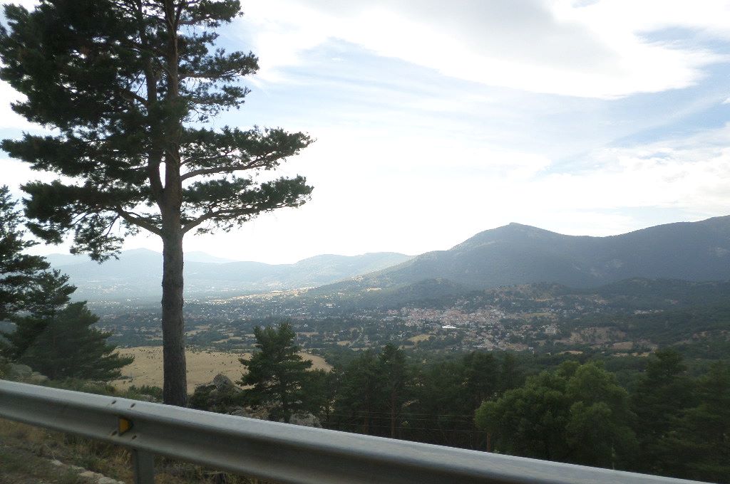 Navacerrada M601 road to Puerto de Navacerrada going down aug16