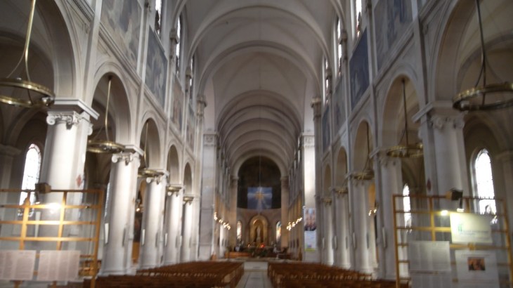 paris-church-notre-dame-des-champs-nave-mar13