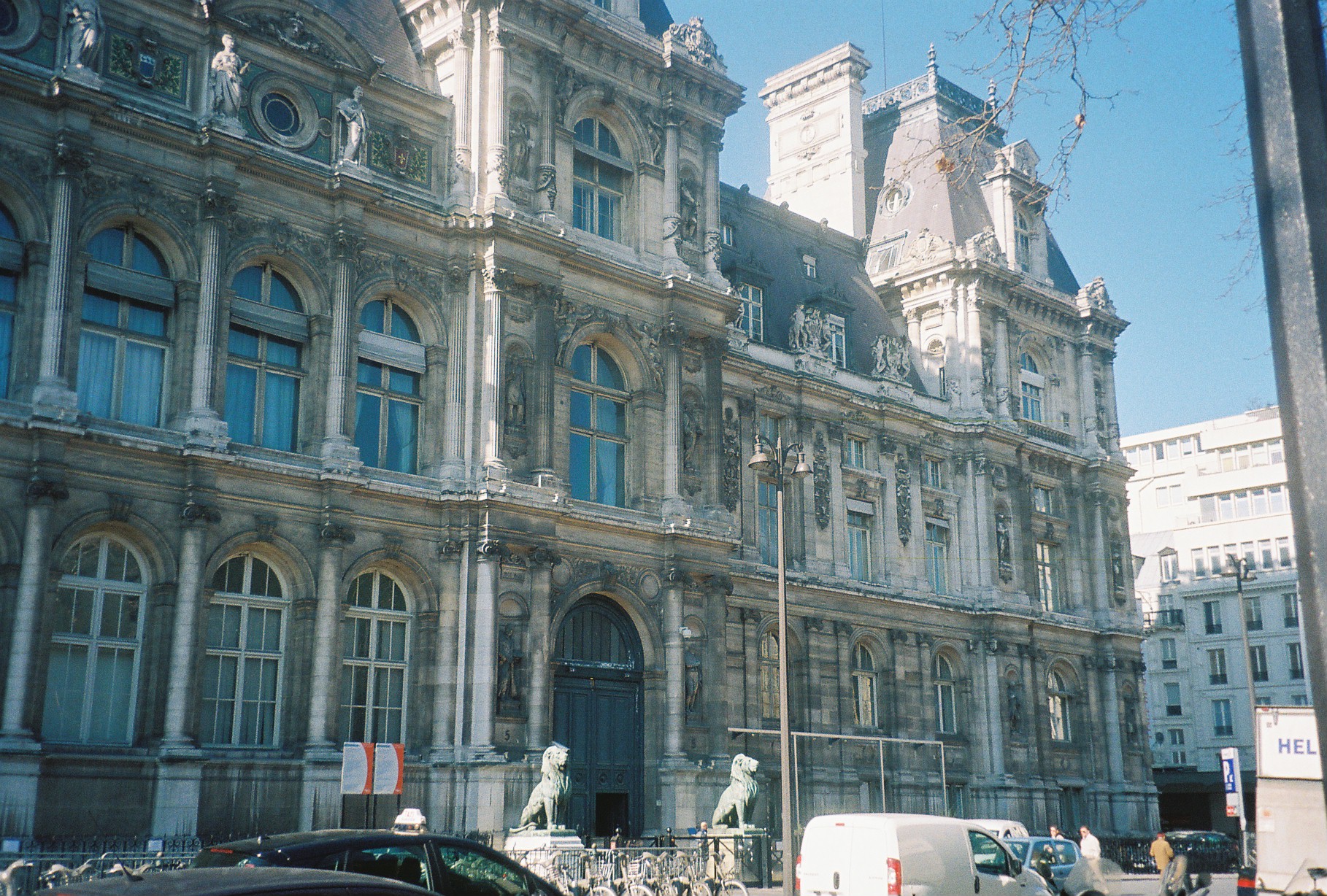 Paris hotel de ville front feb2011