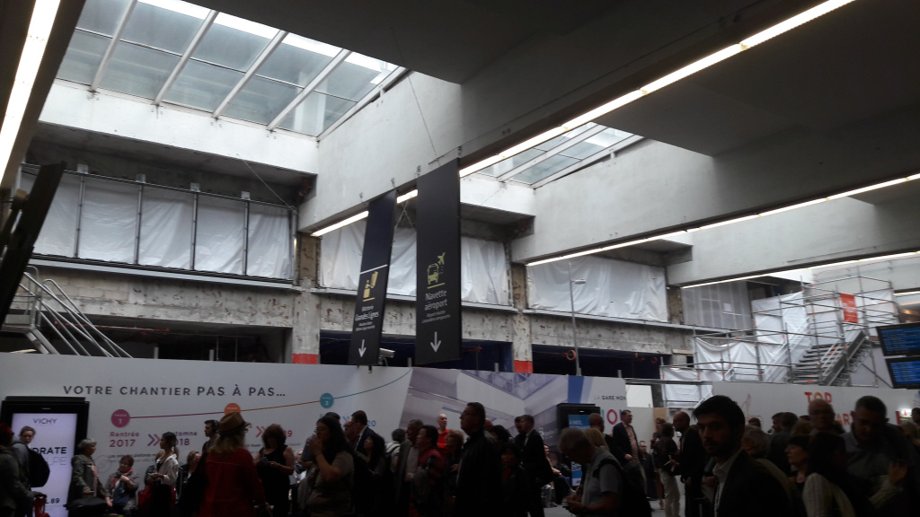 paris-montparnasse-renovation-metro-side-jun18