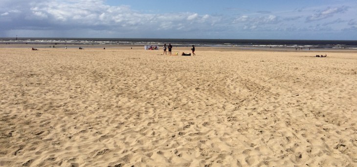 trouville-sur-mer-beach-left-aug18