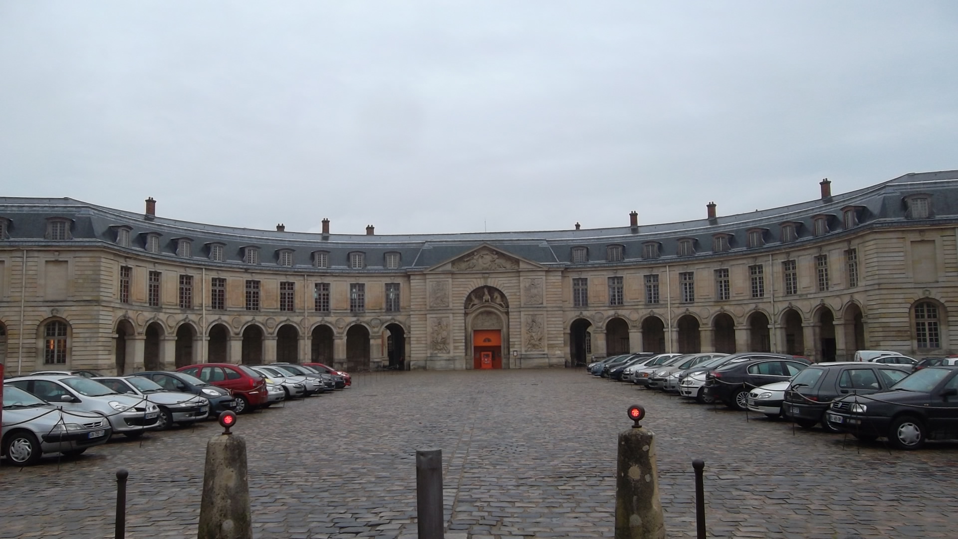 versailles-grandes-ecuries-front-nov12