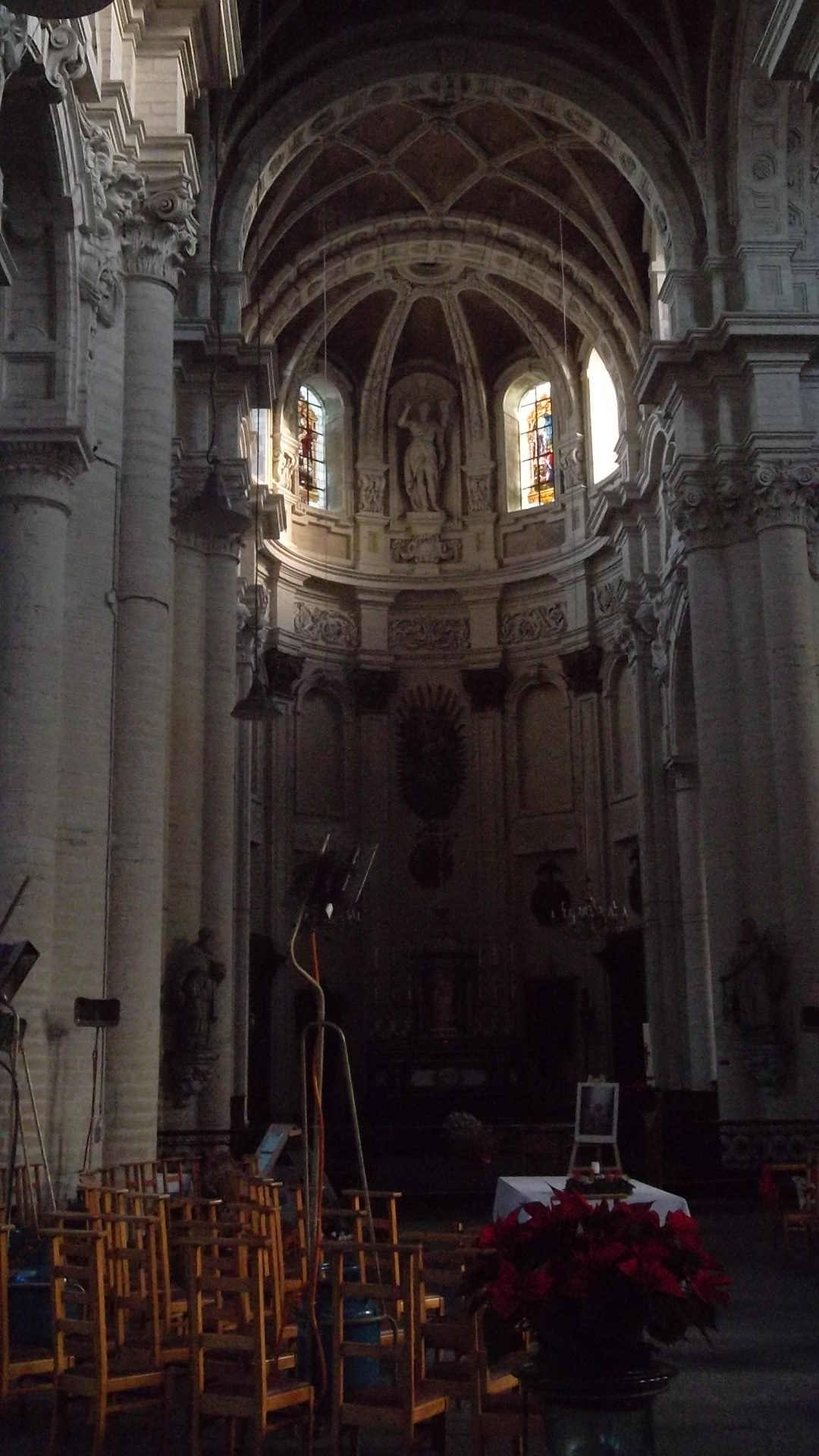 bru-église-saint-jean-baptiste-au-béguinage-altar-dec12