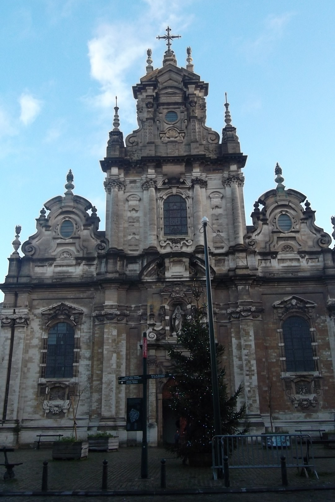 bru-église-saint-jean-baptiste-au-béguinage-front-dec12