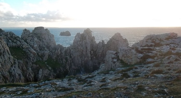 camaret-s-m-cliffs-off-atlantic-wall-mem-nov12