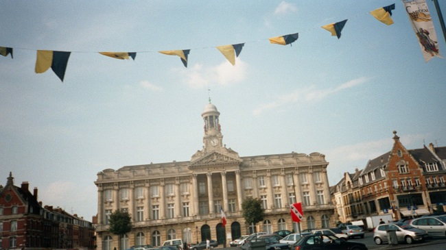 cambrai-hotel-de-ville-circa-2006