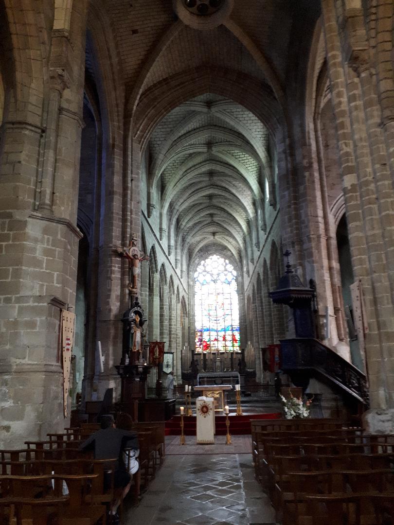 gue-ch-st-aubin-nave-central-jul18