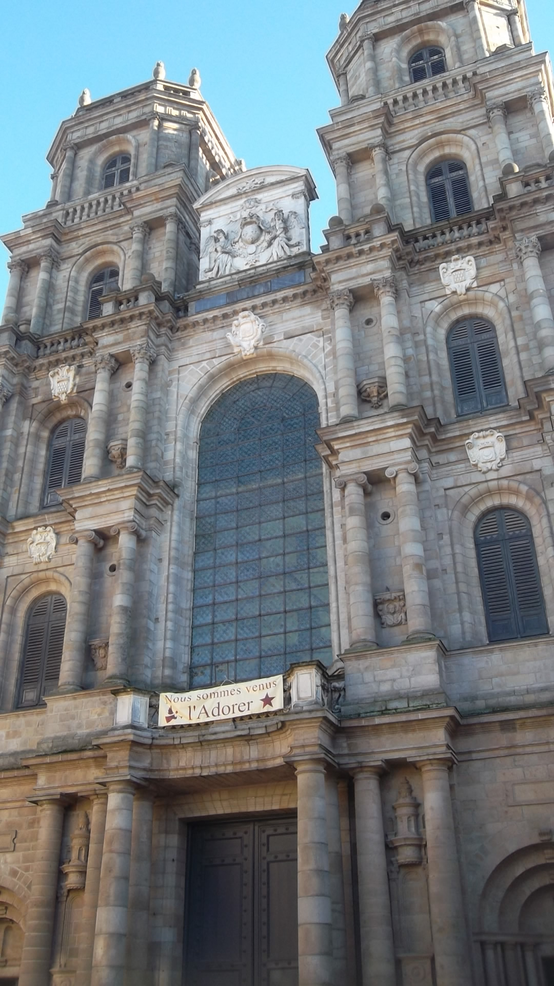 rennes-cat-st-pierre-front-dec13