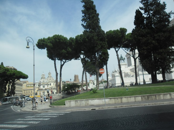 roma-piazza-venetia-mon-vittorio-emanuelle-aug13