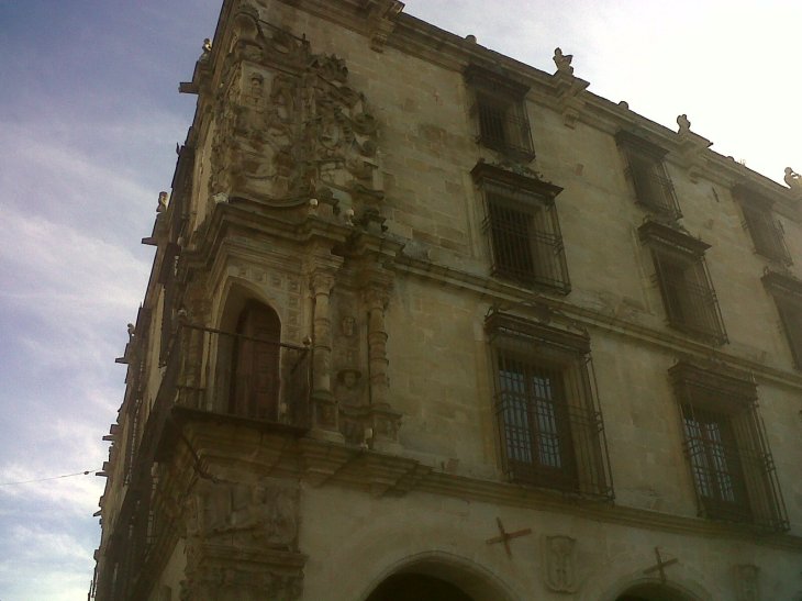 trujillo-palace-of-the conquista pizarro-pl-mayor-sep12