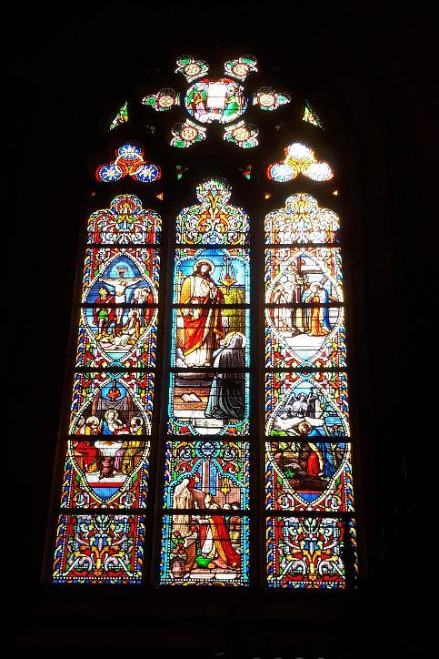 vannes-cat-st-pierre-sacre-coeur-chapel-stained-glass-mar19
