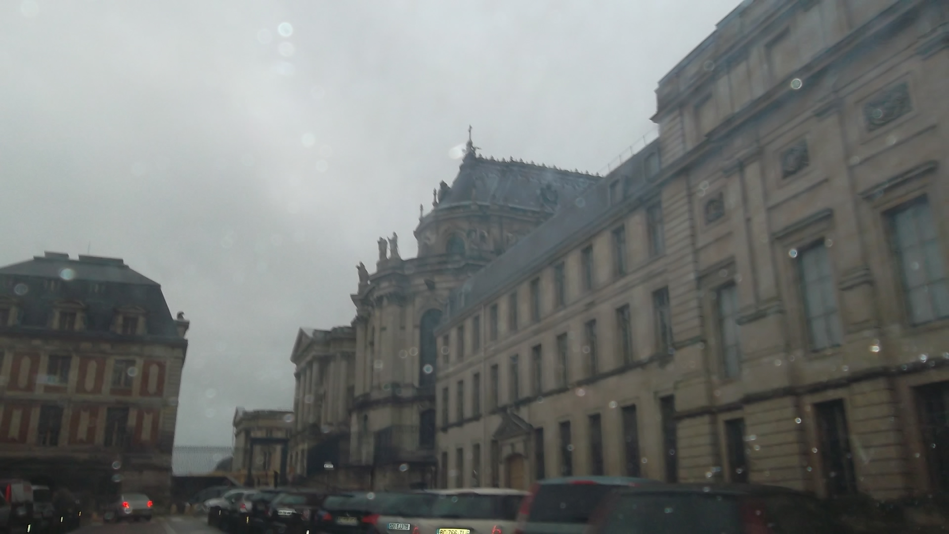 Versailles-side-rue-des-reservoirs-chapel-dic2011