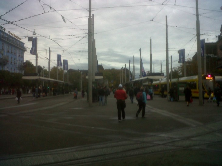 basel-gare-walking-out-to-city-oct13