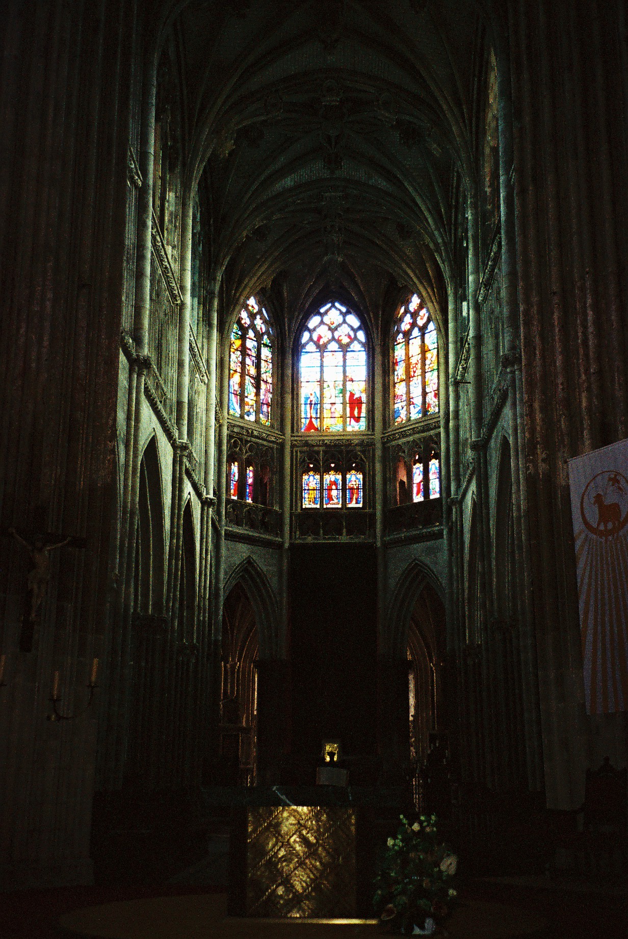 Dieppe ch st jacques nave to altar jul09