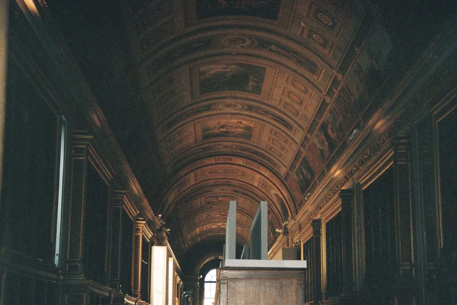fontainebleau-royal-library-at-chateau-dec07