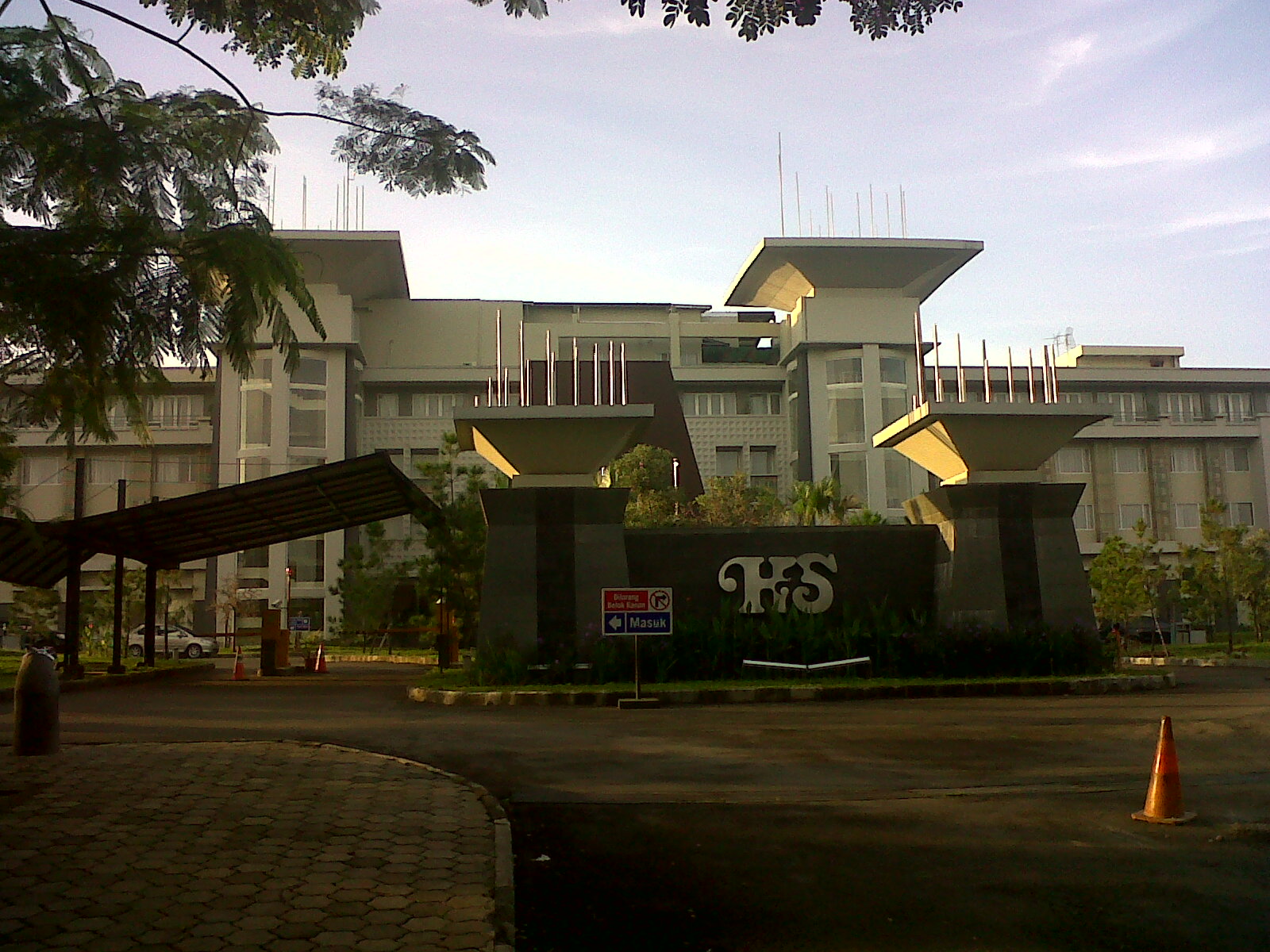 jakarta-hotel-santika-entrance-feb13