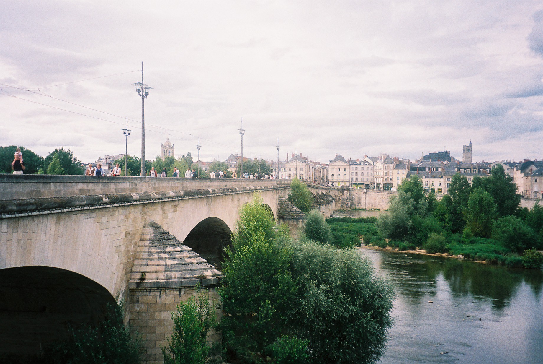 orleans pont George V over Loire to city aug07