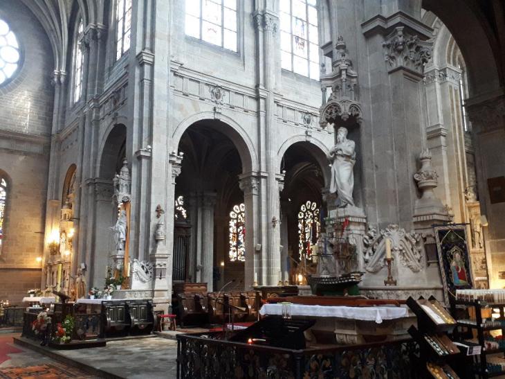 Ste Anne d Auray Bas Ste Anne altar left side may21