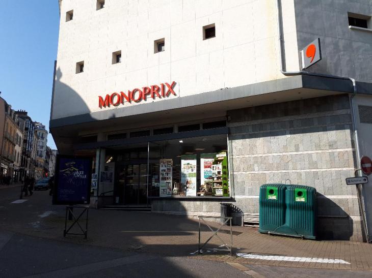 vannes-monoprix-store-entrance-feb18