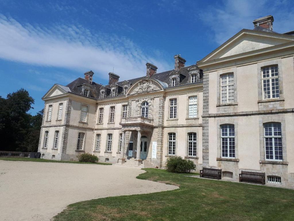 bignan-kerguehennec-domaine-main-entrance-aug18