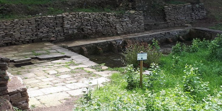 bignan-kerguehennec-lavoir-laundry-by-river-aug18