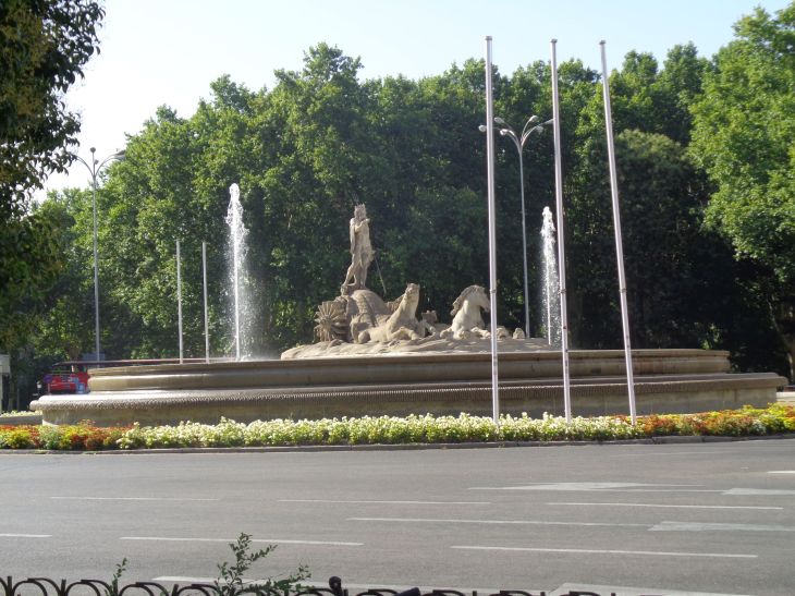 madrid-fuente-de-neptuno-plaza-canovas-del-castillo-jul23