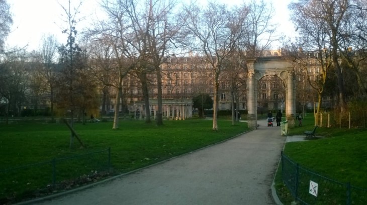 paris-parc-monceau-antiquity-feb14