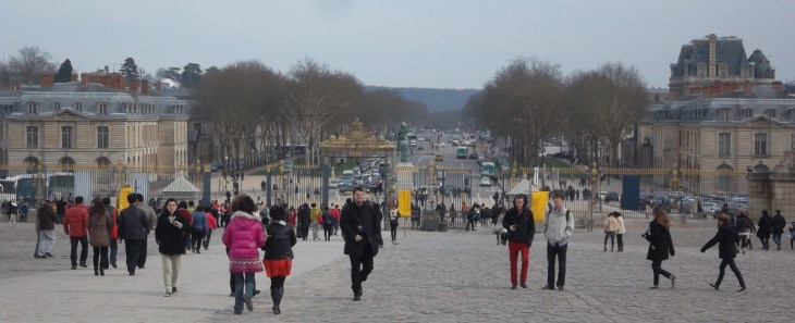 versailles-chateau-facing-ave-de-paris-mar13