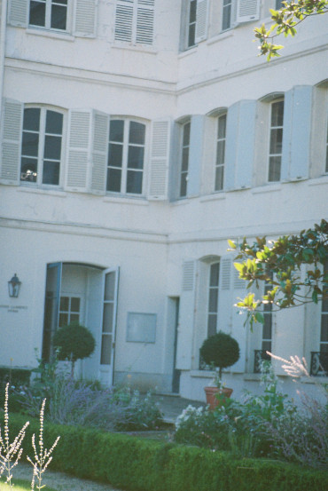 Versailles entrance-museum-lambinet
