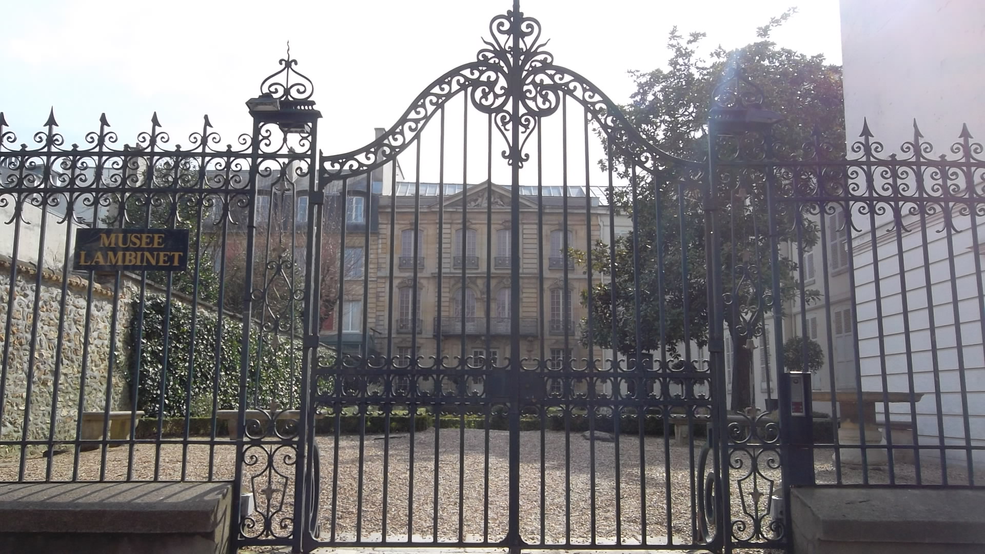 Versailles-musee-lambinet-front-ent-mar13