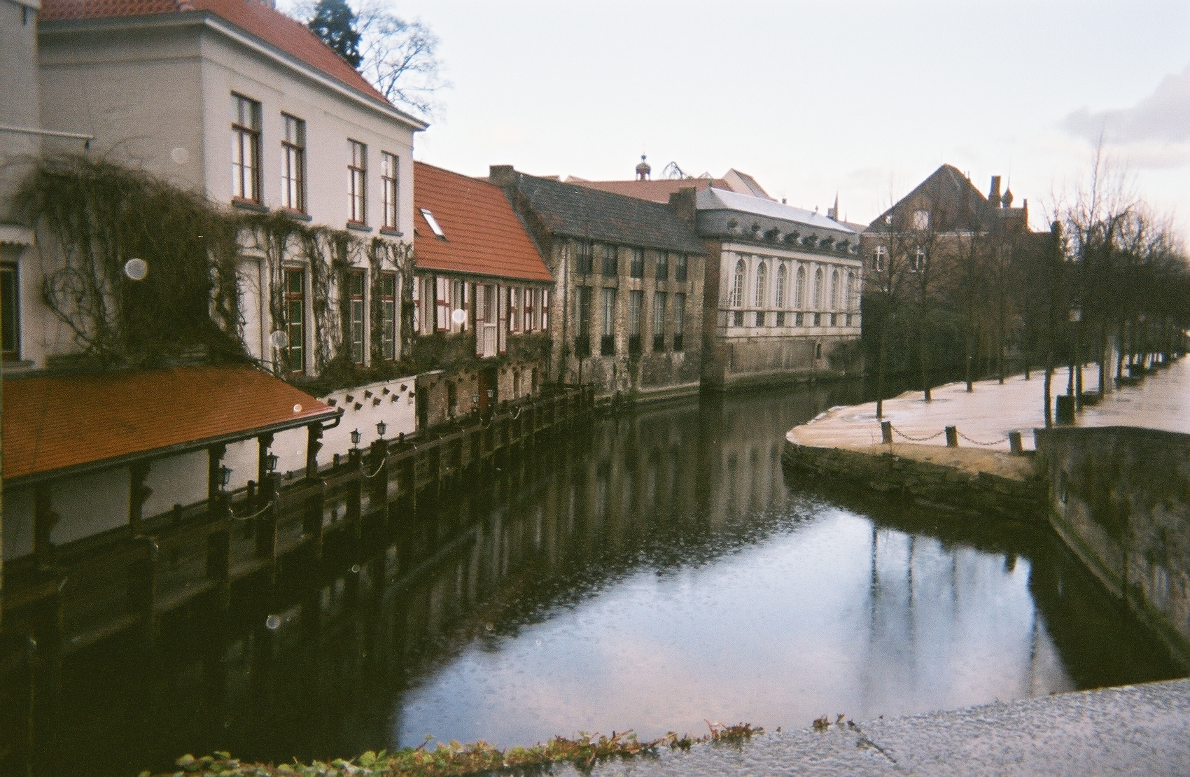 brugge-canals-by-hosp-st-john aug09