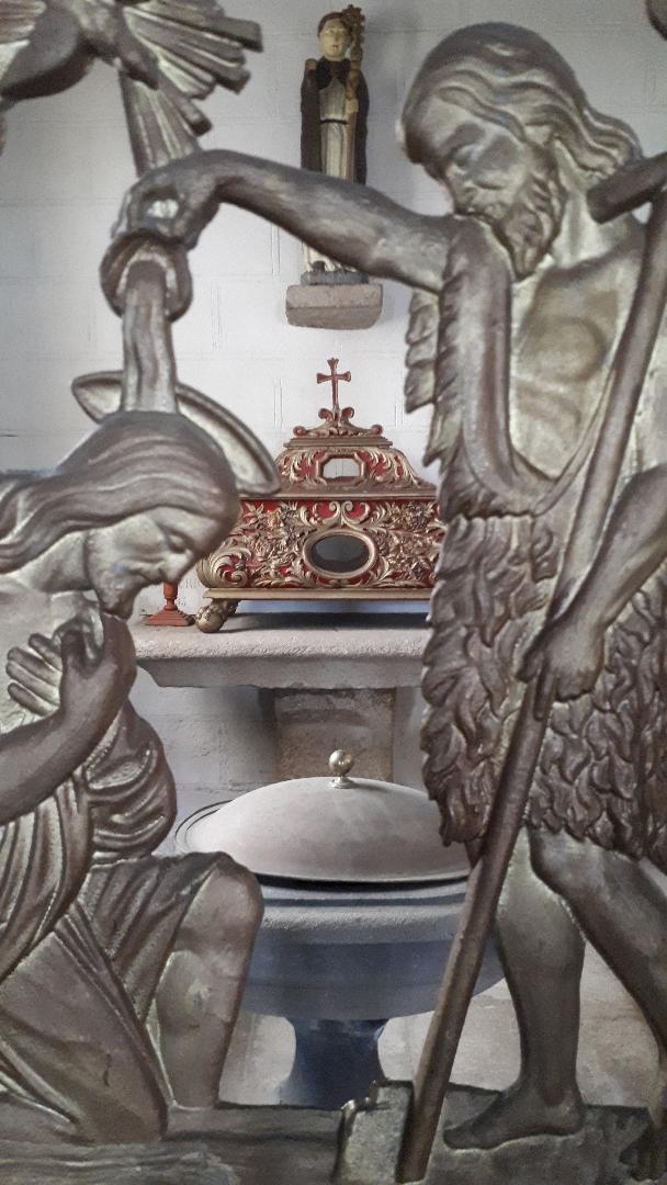 clohars-carnoet-ch-notre-dame-de-trogwall-baptismal-chapel-apr19