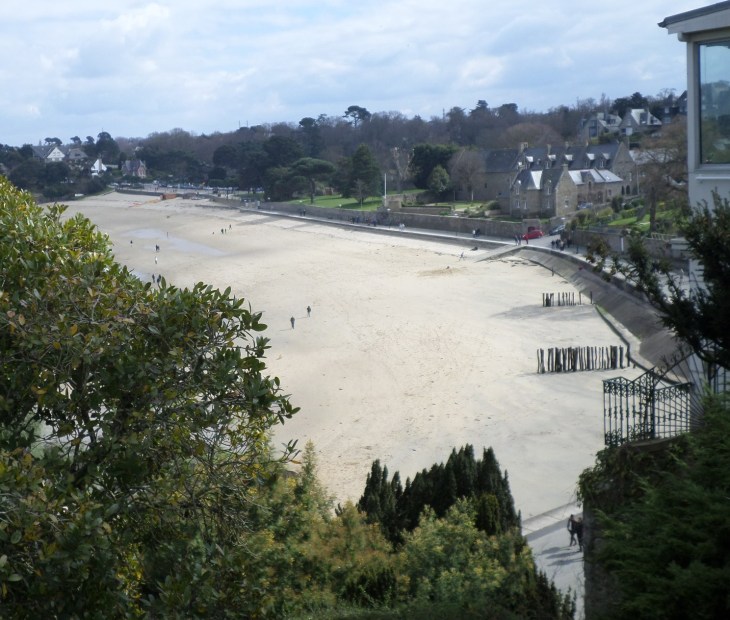 dinard-plage-du-prieure-fr-church-apr15
