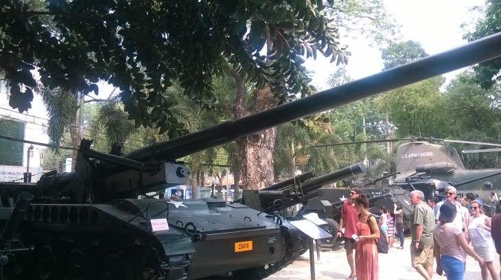 hcmc-war-mem-mus-107-mm-guns-mar16