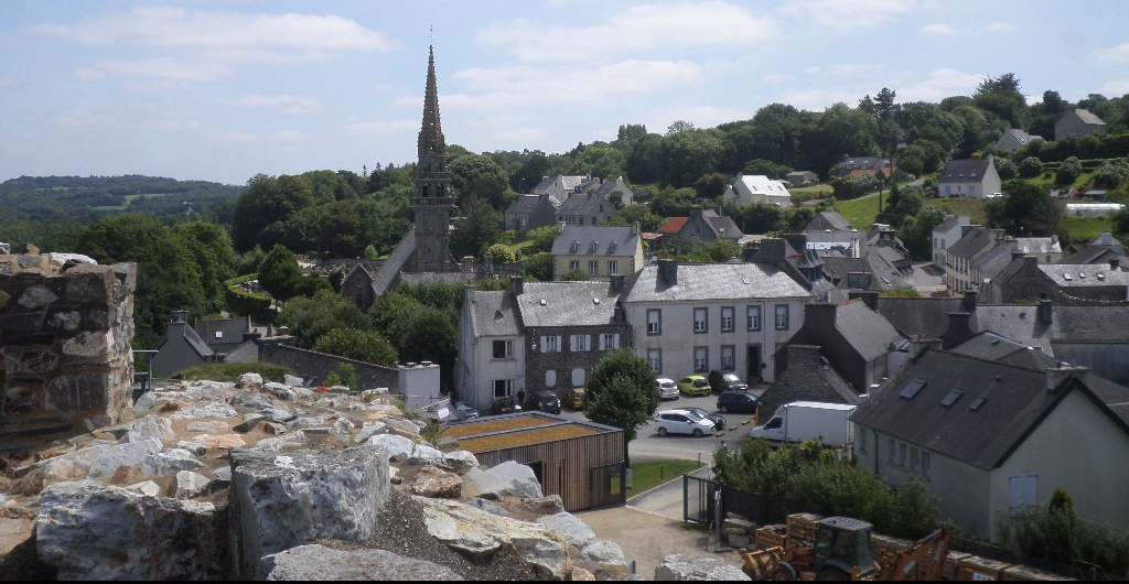 la-roc-maurice-castle-to-city-and-ch-st-yves-jul17