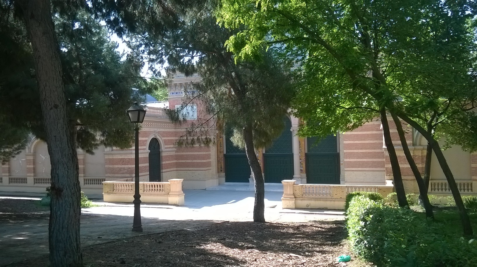 mad retiro park palacio de velazquez left back may16