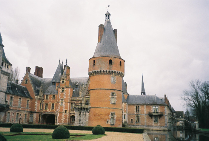 maintenon chateau from back garden apr11