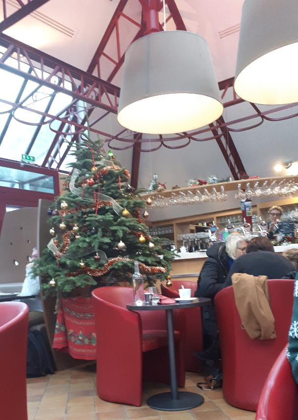 quimper-taverne-des-halles-bar-inside-dec19