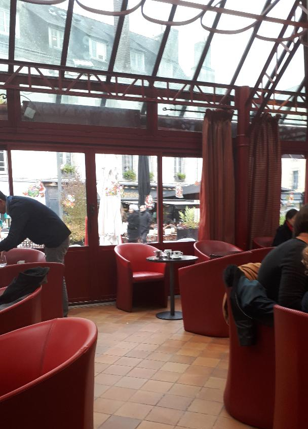quimper-taverne-des-halles-side-inside-dec19
