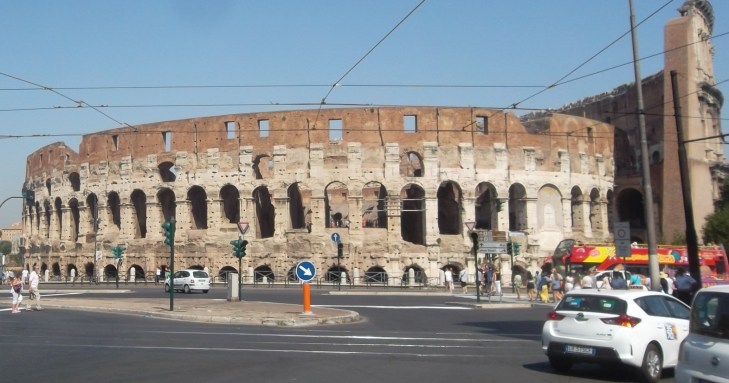 roma-colosseo-via-di-san-gregorio-aug13