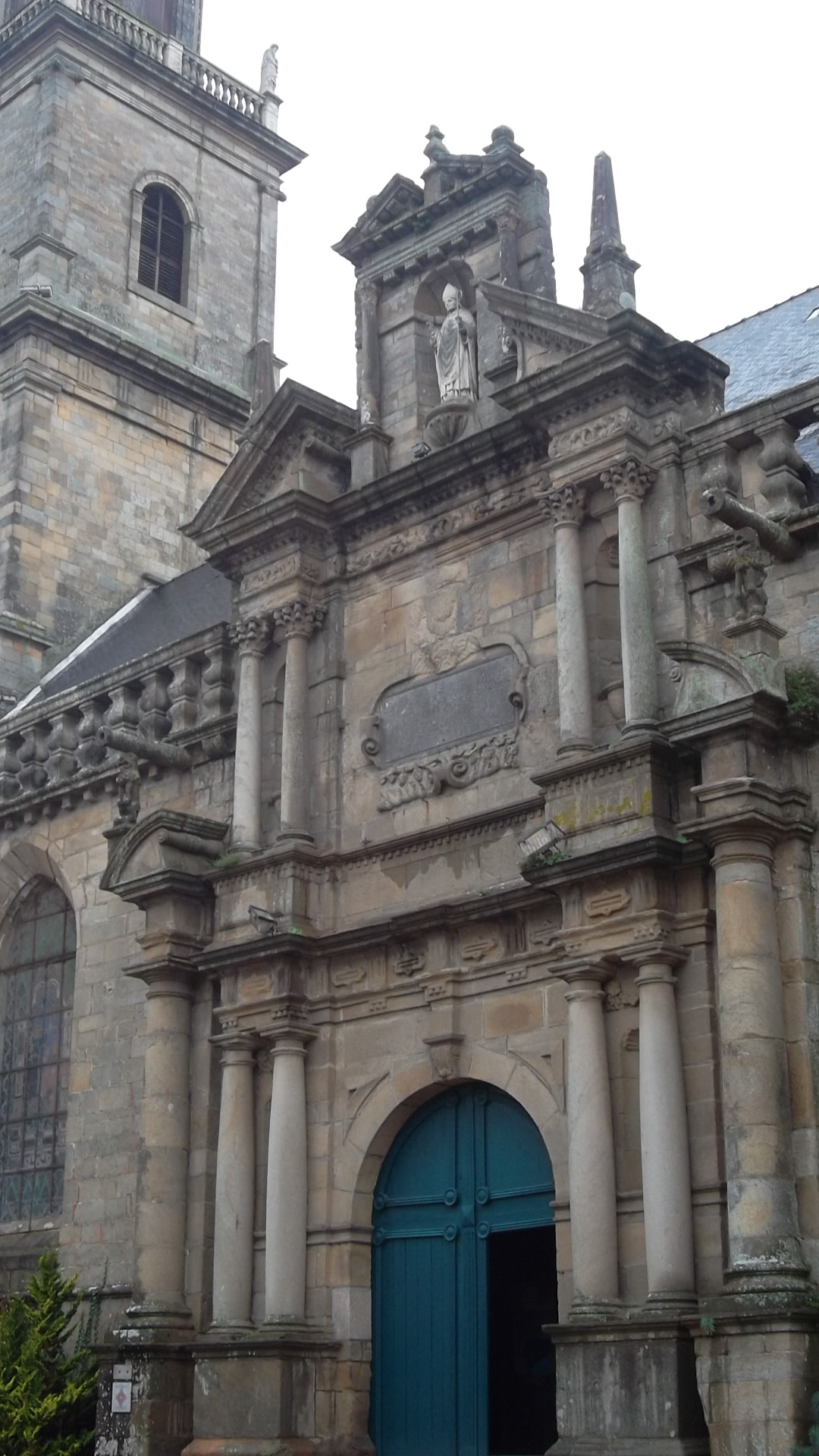 auray-ch-gildas-front-porch-pl-nd-nov12