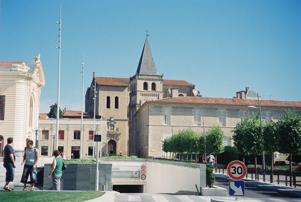 castres-parking-pl-de-la-republique-and-noel-xavier-and-mf