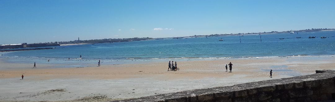 larmor-plage-toulhars-beach-arriving-may19
