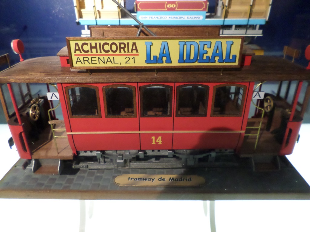 lr-mus-mod-red-tramway-of-madrid-dec14