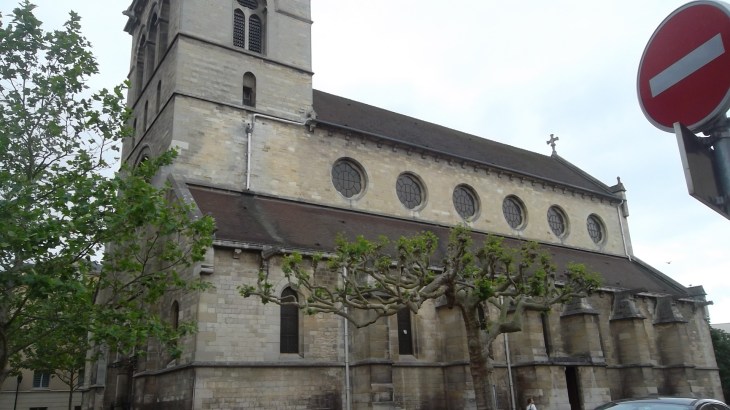 maisons-laffitte-side-ch-st-nicolas-jun12