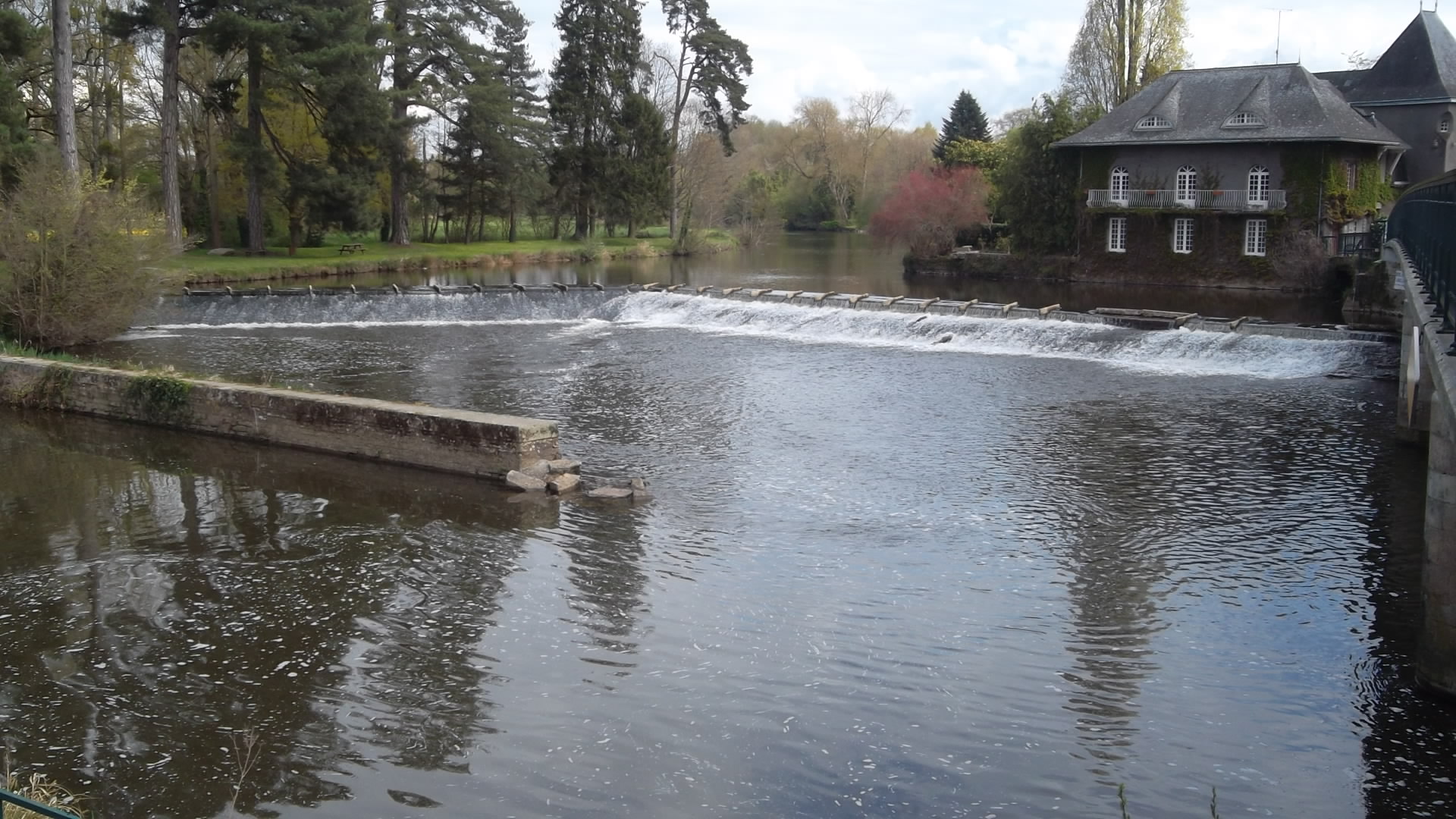 Maletroit oust and canal on rue des ponts apr12