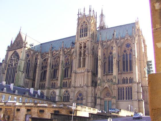 metz-cathedral-saint-etienne-closer-view