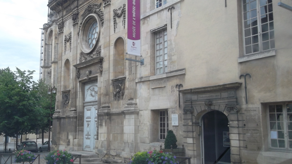 mlj-hotel-dieu-jun12